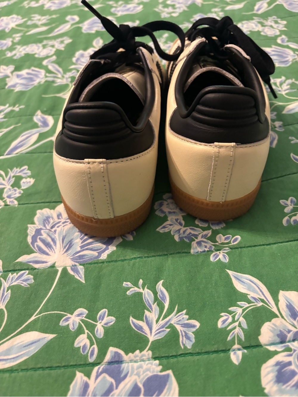 adidas Sambas Cream and Black Retro Trainer with Gold Logo - Picture 3 of 4
